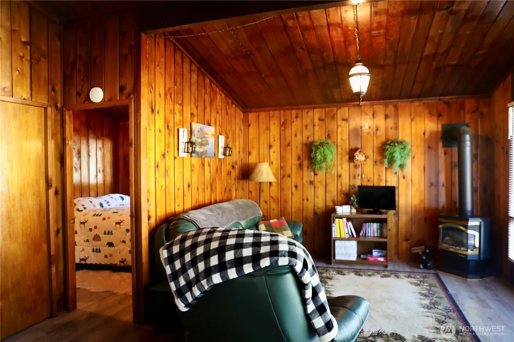 230 Pine Cliffs Drive Naches, WA 98937