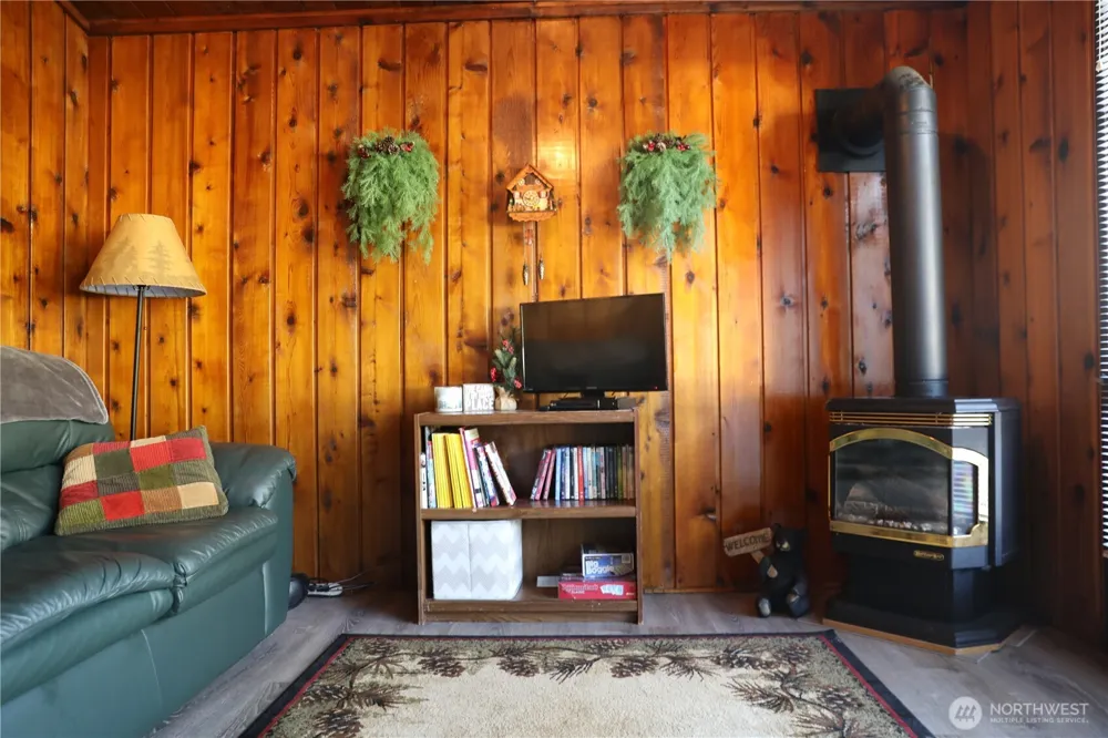 230 Pine Cliffs Drive Naches, WA 98937