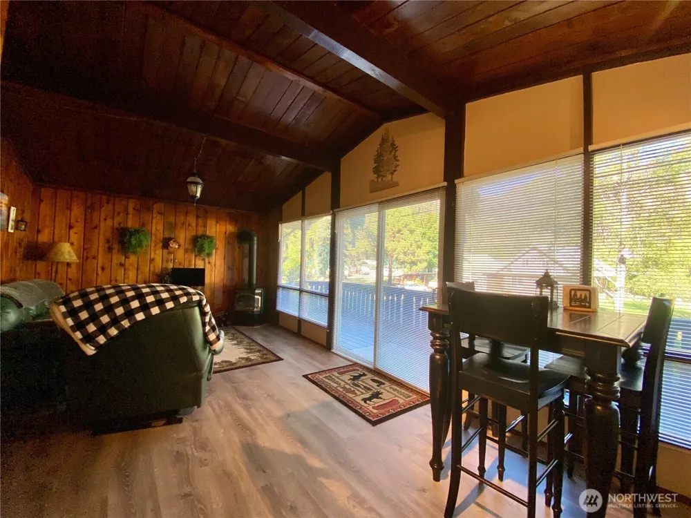 230 Pine Cliffs Drive Naches, WA 98937