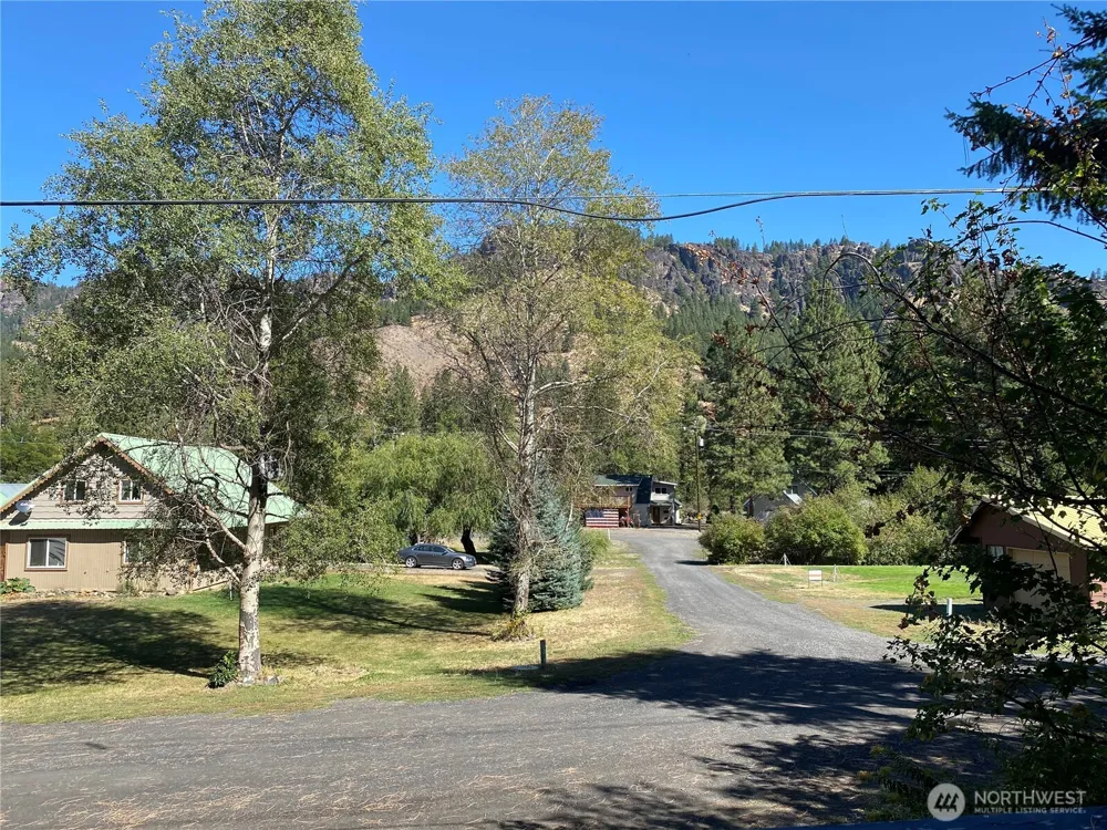 230 Pine Cliffs Drive Naches, WA 98937