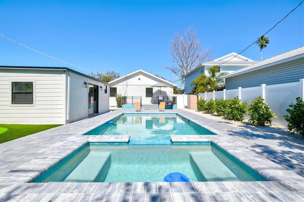 2226 ARLINGTON STREET Sarasota, FL 34239