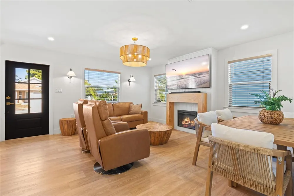 2226 ARLINGTON STREET Sarasota, FL 34239