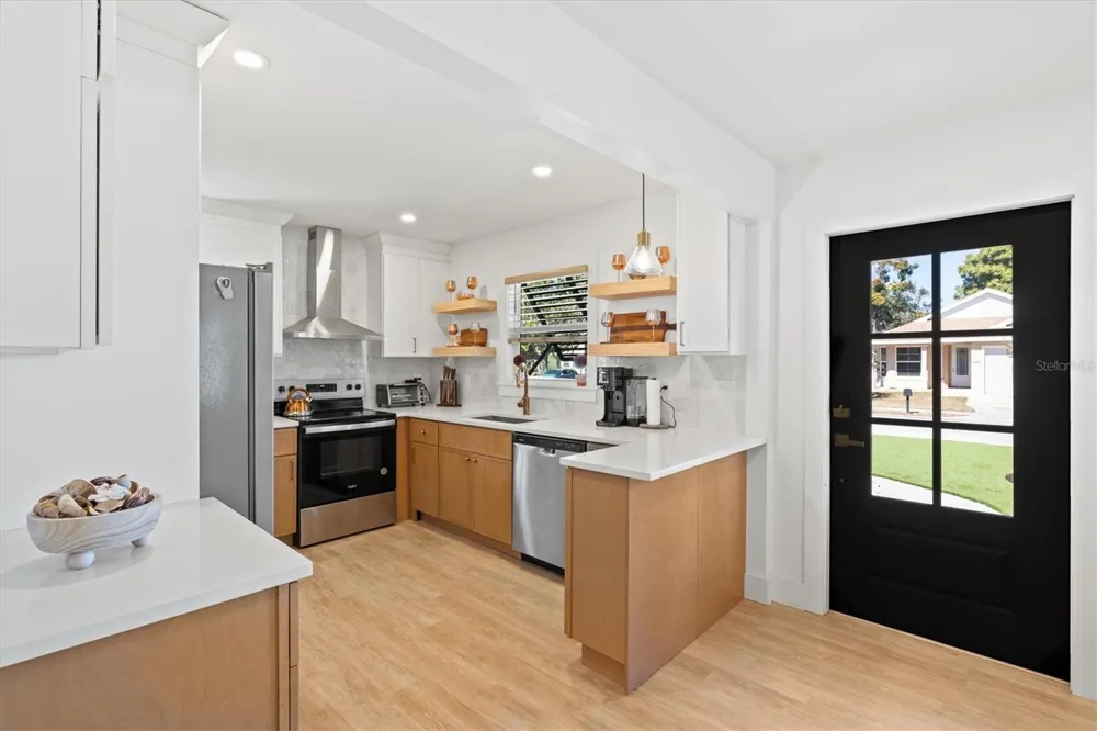 2226 ARLINGTON STREET Sarasota, FL 34239