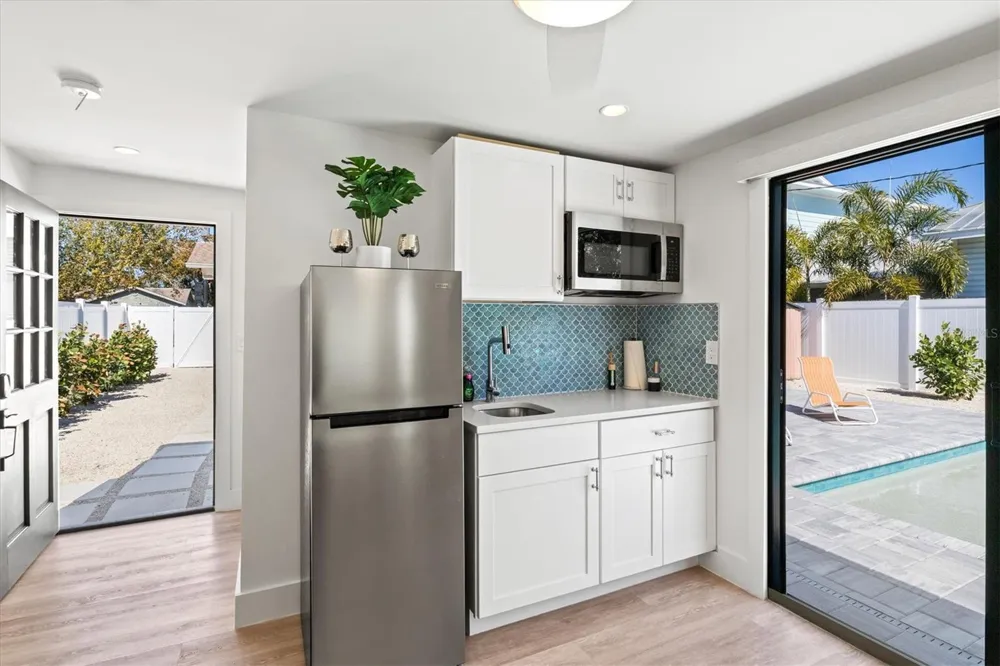 2226 ARLINGTON STREET Sarasota, FL 34239