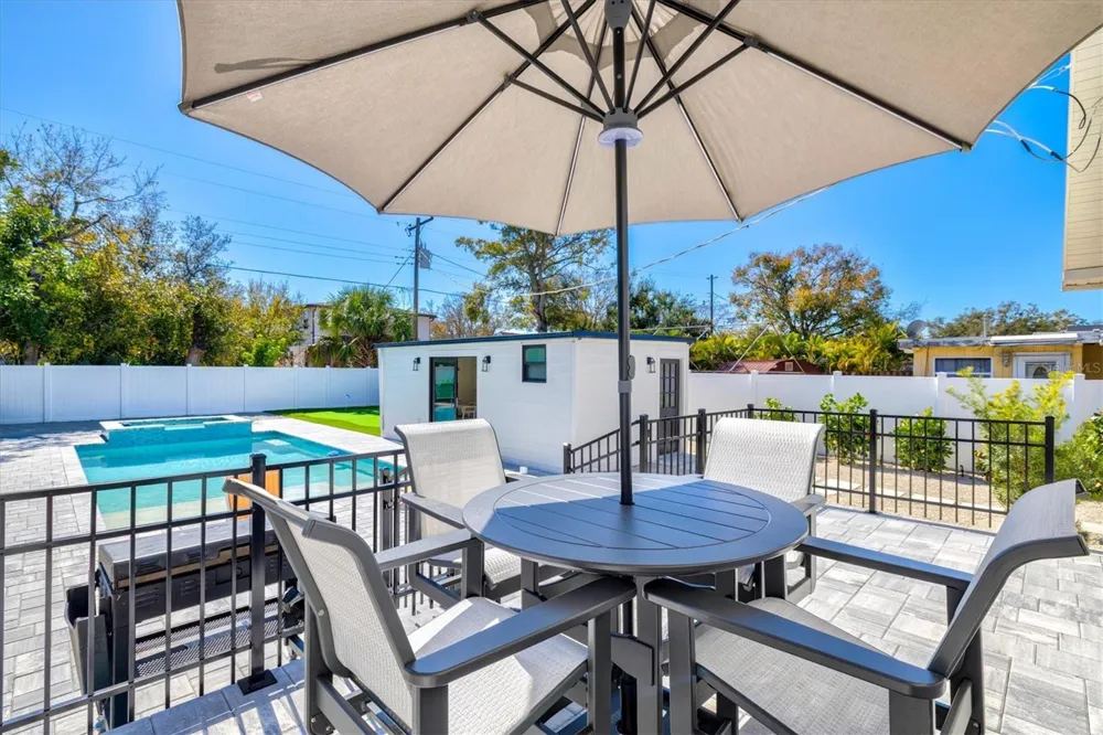 2226 ARLINGTON STREET Sarasota, FL 34239