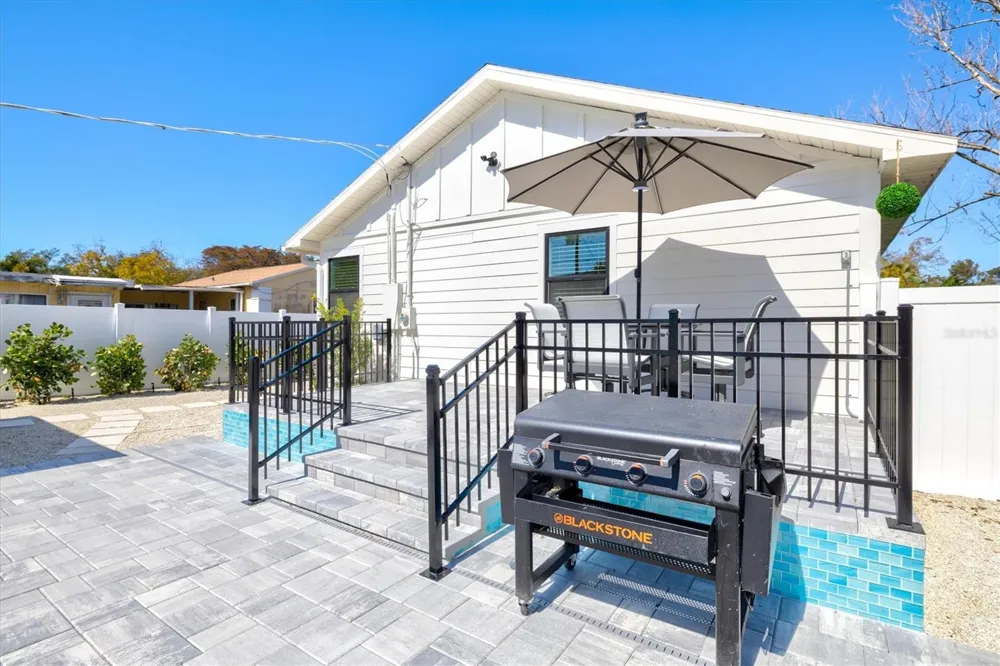 2226 ARLINGTON STREET Sarasota, FL 34239