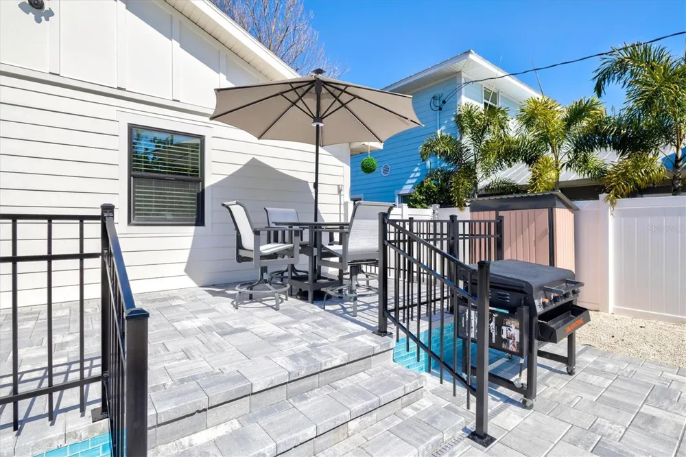 2226 ARLINGTON STREET Sarasota, FL 34239
