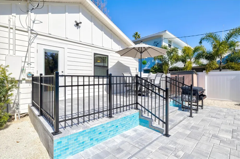 2226 ARLINGTON STREET Sarasota, FL 34239