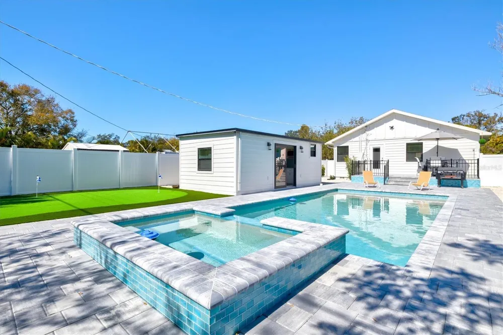 2226 ARLINGTON STREET Sarasota, FL 34239