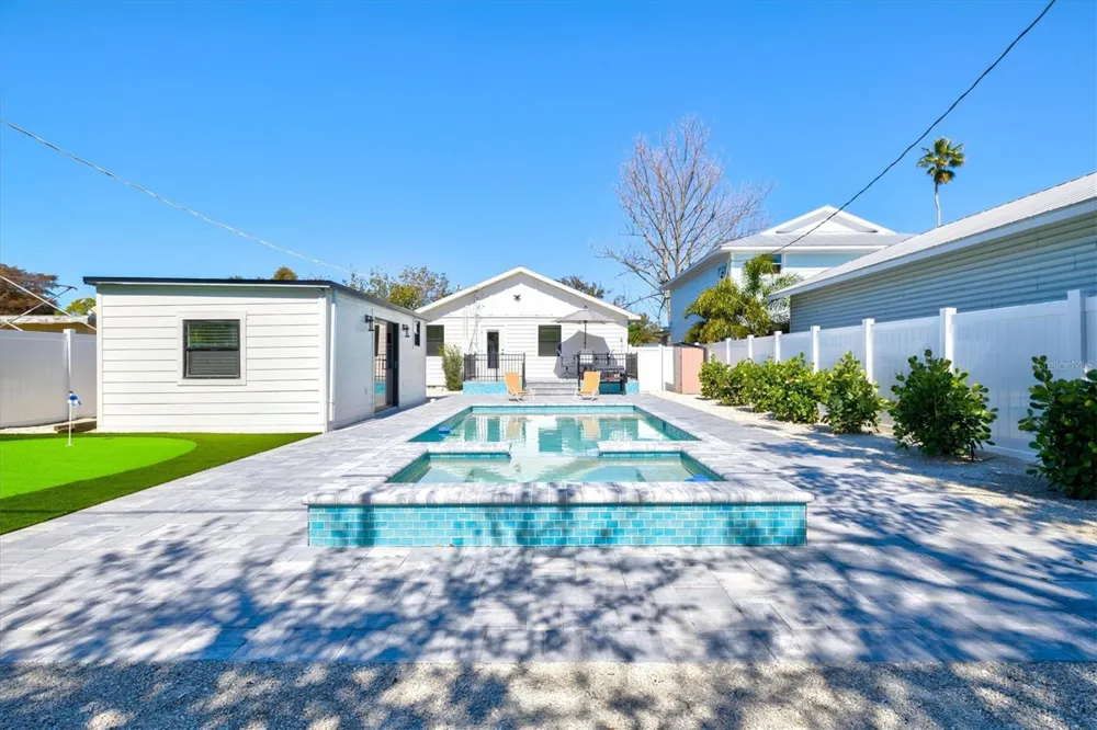 2226 ARLINGTON STREET Sarasota, FL 34239