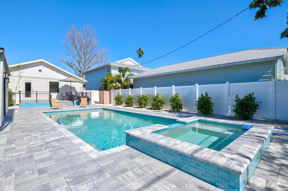 2226 ARLINGTON STREET Sarasota, FL 34239