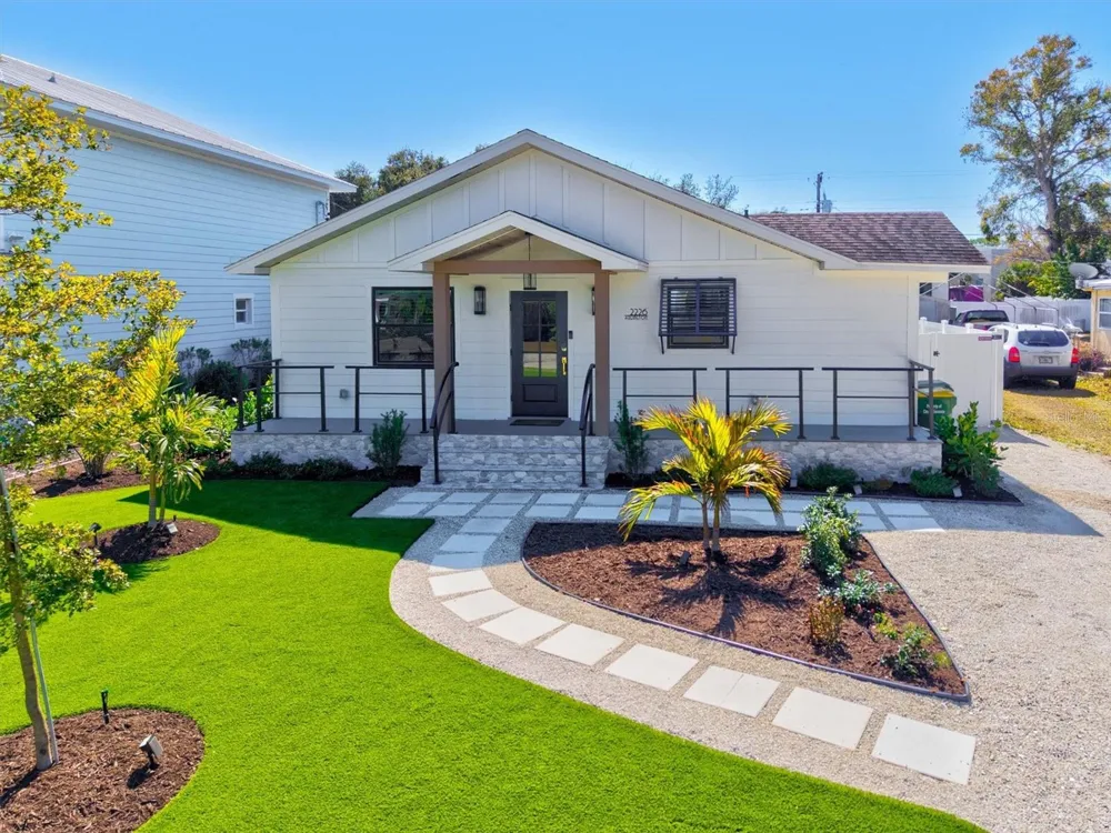 2226 ARLINGTON STREET Sarasota, FL 34239