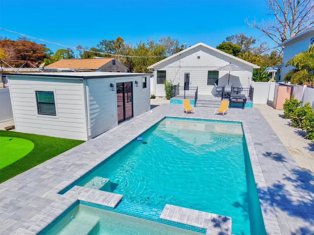 2226 ARLINGTON STREET Sarasota, FL 34239