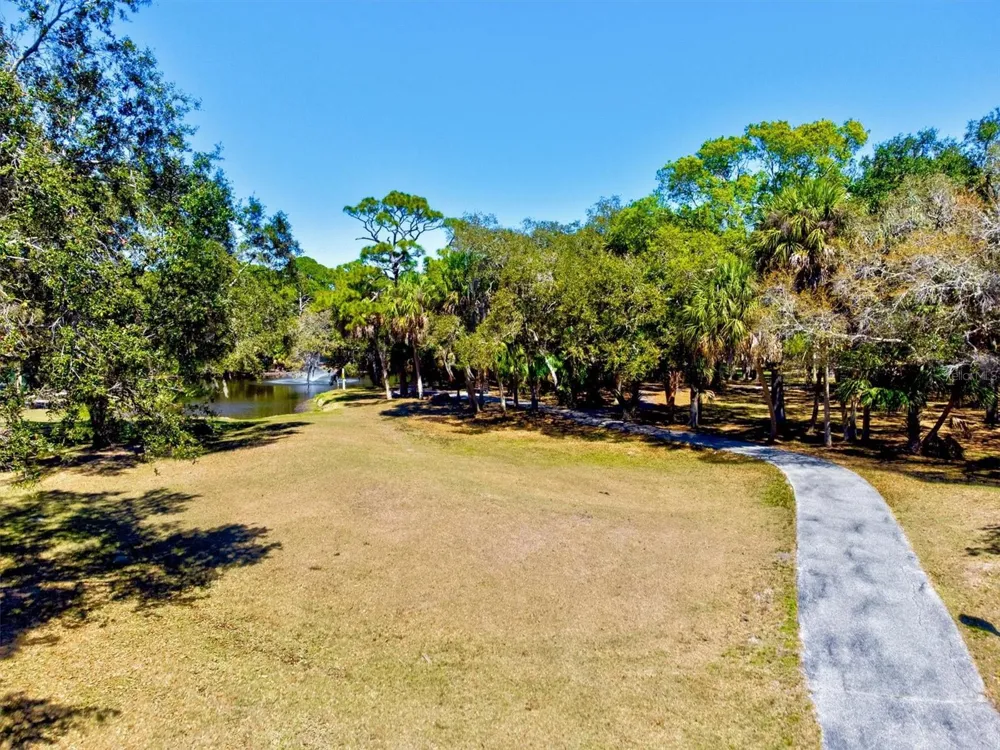 2226 ARLINGTON STREET Sarasota, FL 34239
