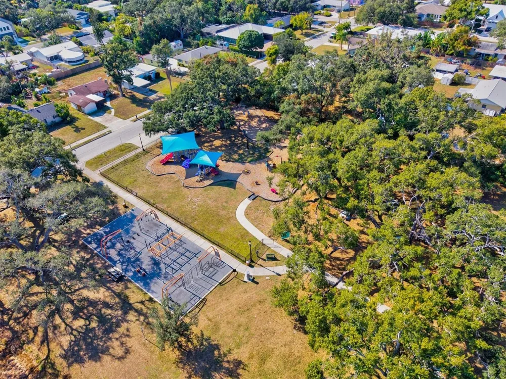 2226 ARLINGTON STREET Sarasota, FL 34239