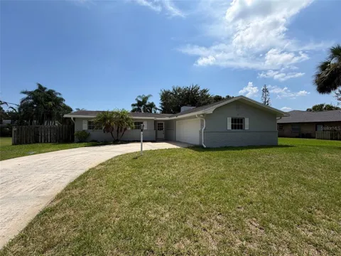 2617 S FAIRWAY DRIVE