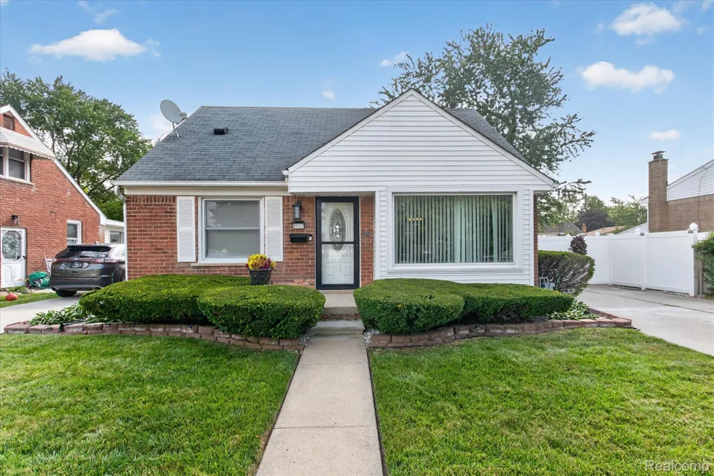 8063 Pelham Road Allen Park City, MI 48101