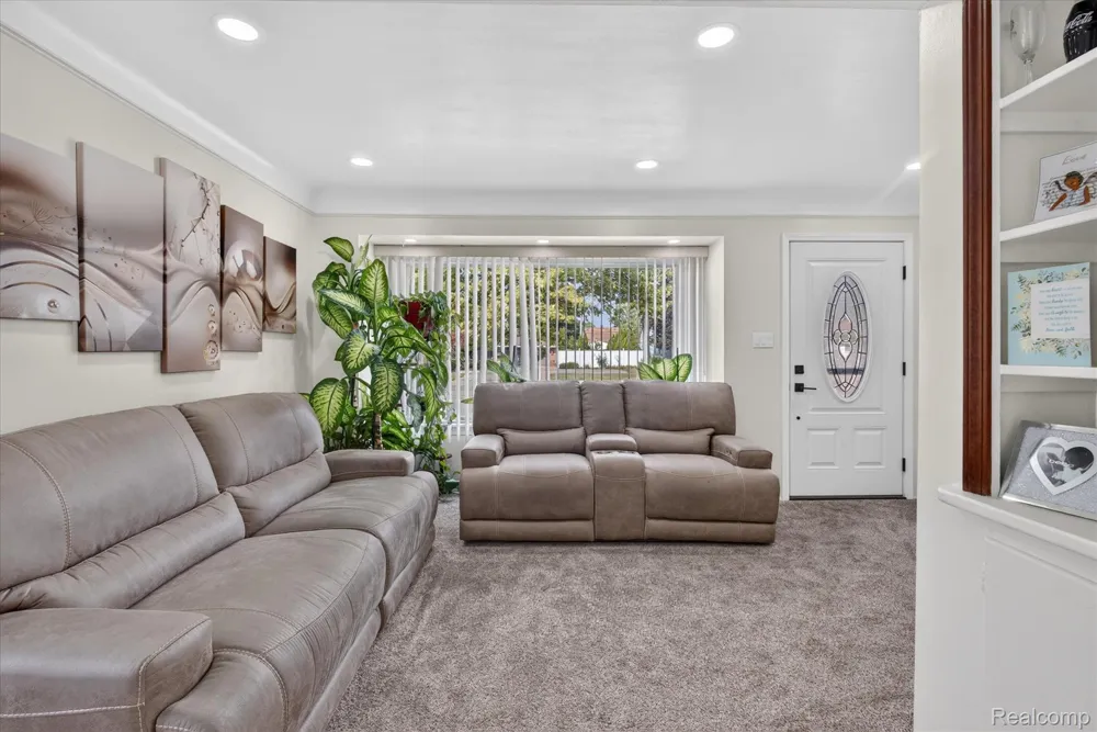 8063 Pelham Road Allen Park City, MI 48101