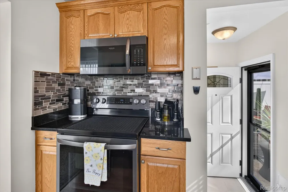 8063 Pelham Road Allen Park City, MI 48101