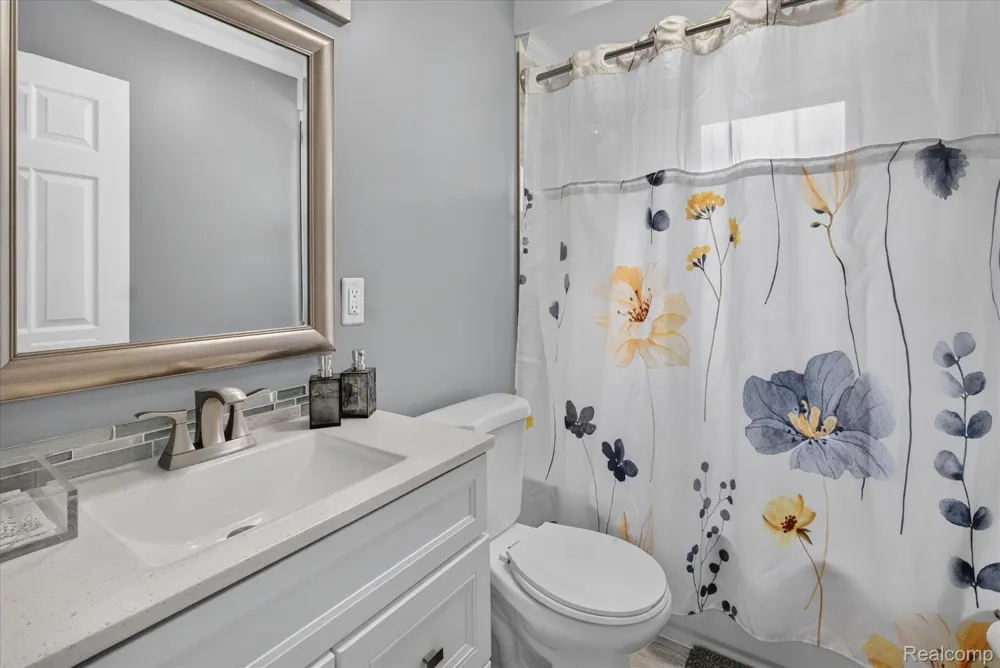 8063 Pelham Road Allen Park City, MI 48101