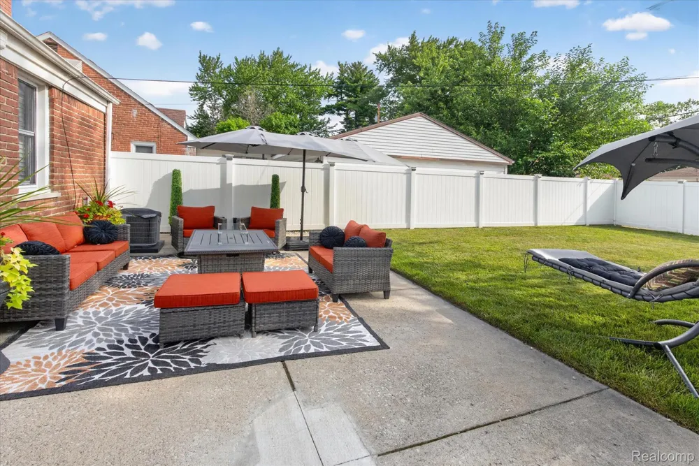 8063 Pelham Road Allen Park City, MI 48101