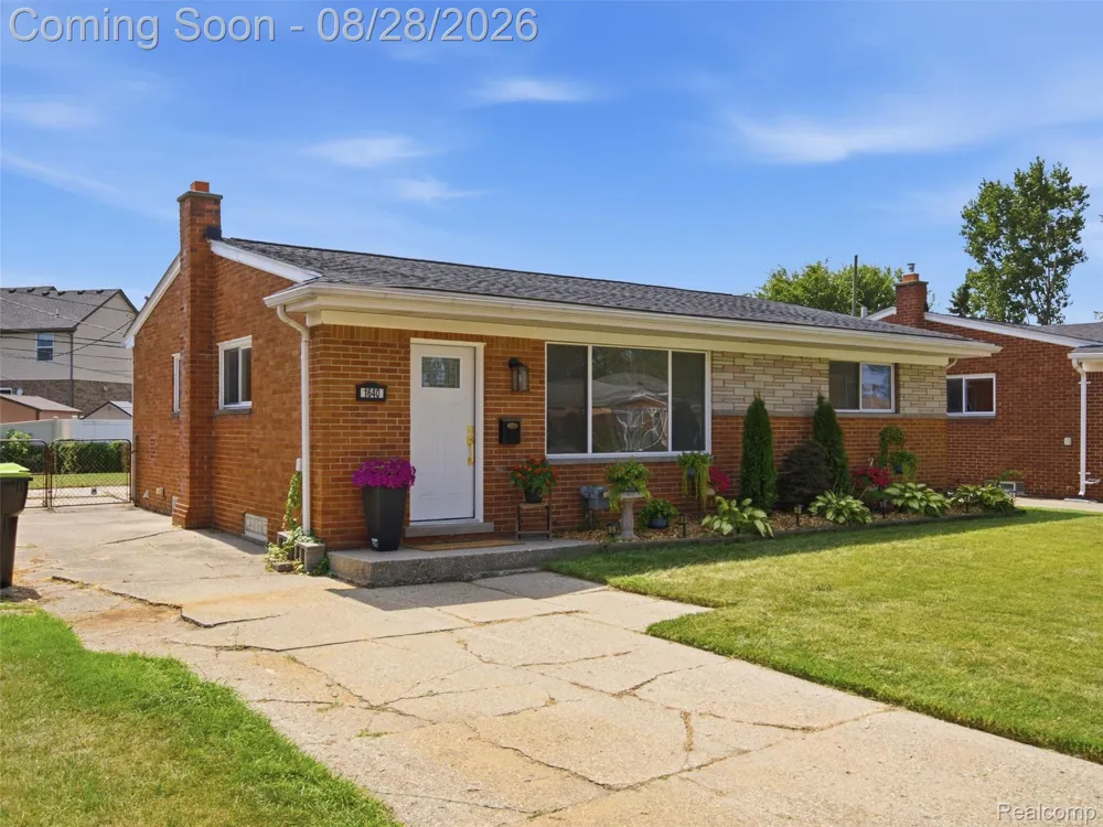 1640 Nottingham Drive Madison Heights City, MI 48071
