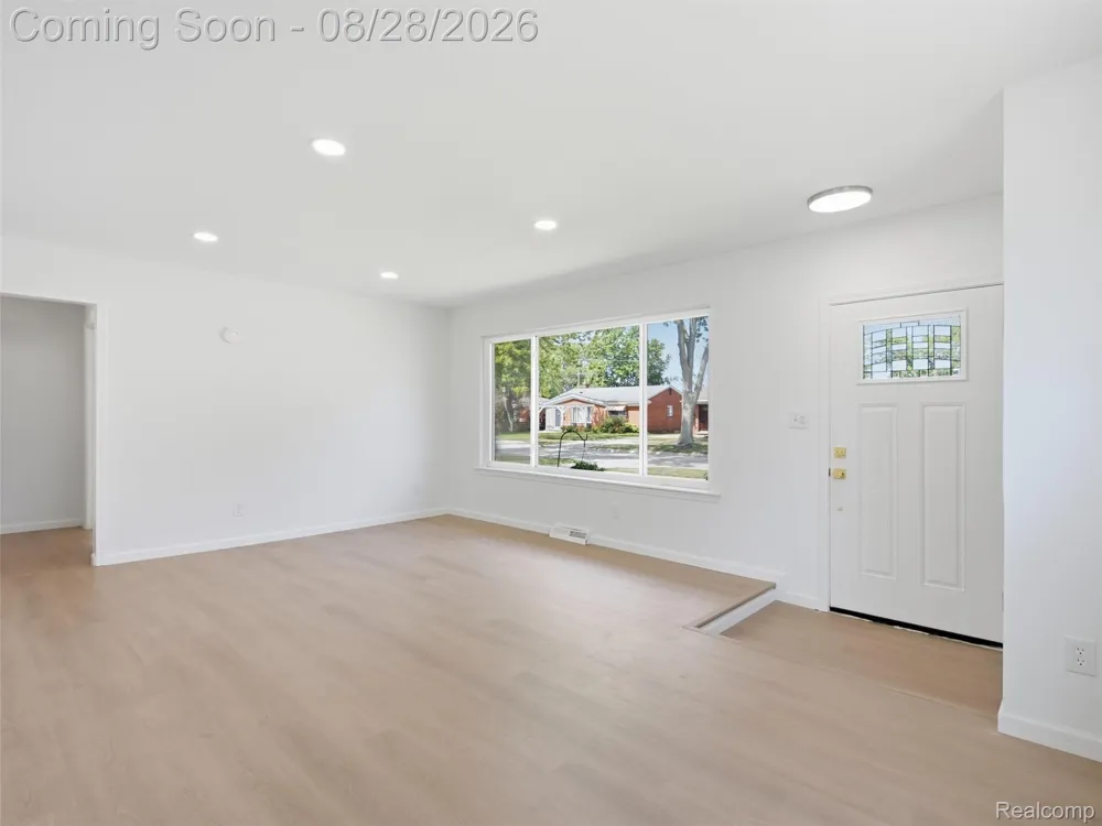 1640 Nottingham Drive Madison Heights City, MI 48071