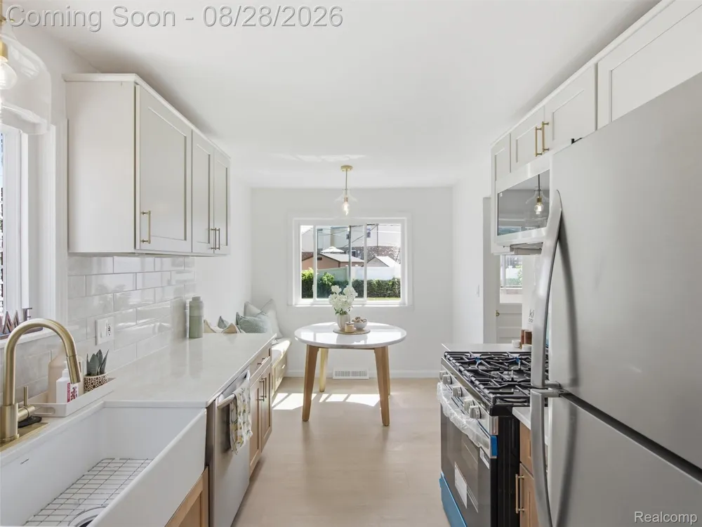 1640 Nottingham Drive Madison Heights City, MI 48071