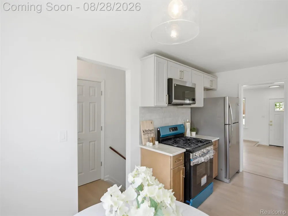 1640 Nottingham Drive Madison Heights City, MI 48071