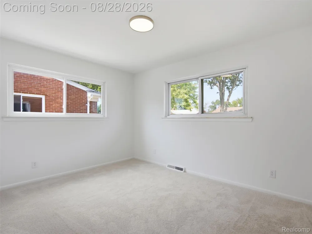 1640 Nottingham Drive Madison Heights City, MI 48071