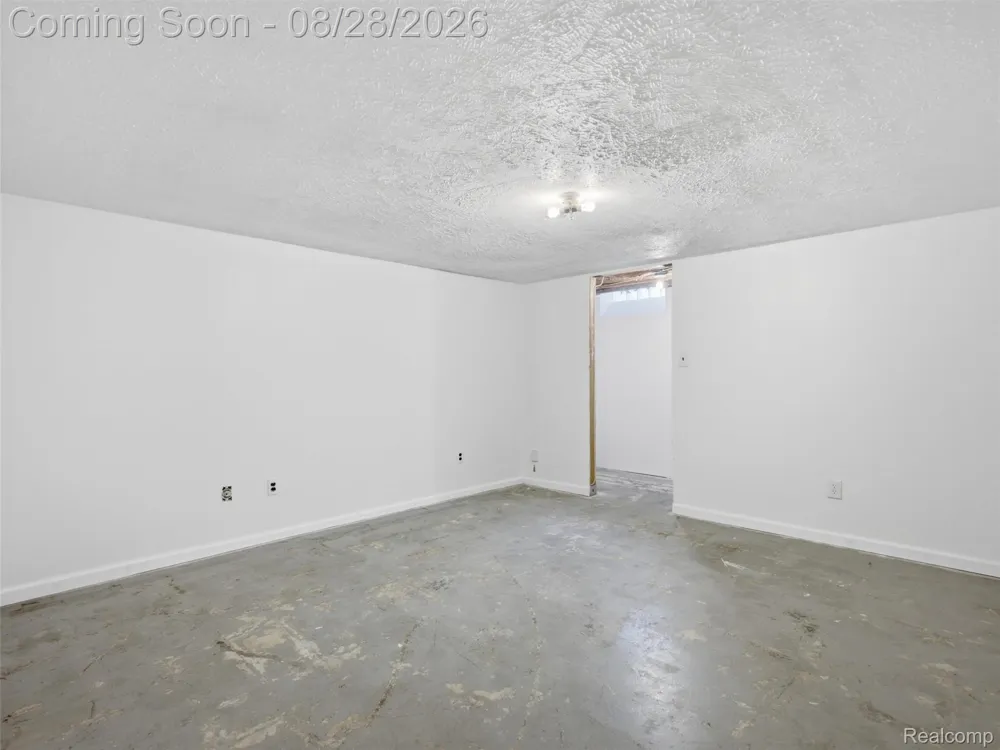 1640 Nottingham Drive Madison Heights City, MI 48071