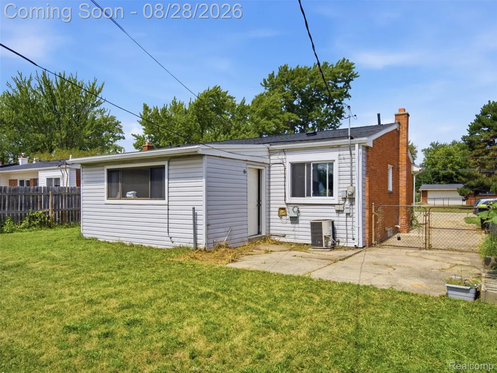 1640 Nottingham Drive Madison Heights City, MI 48071