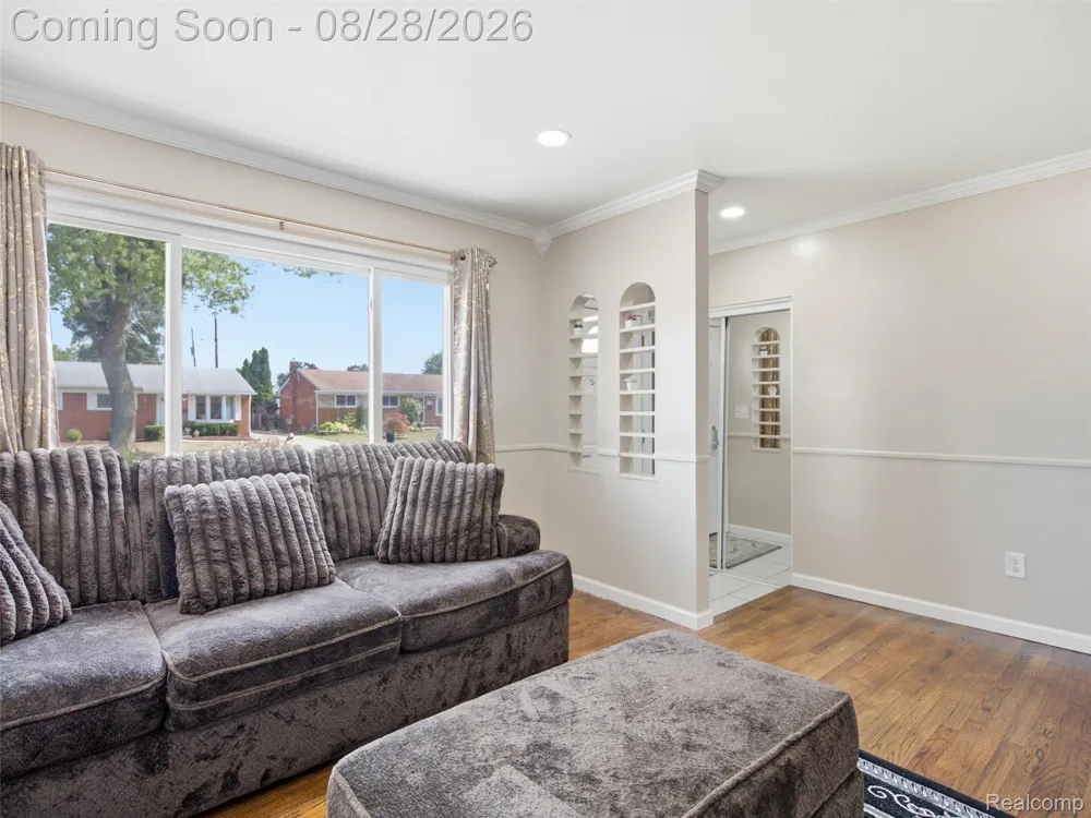 4220 Wall Avenue Allen Park City, MI 48101