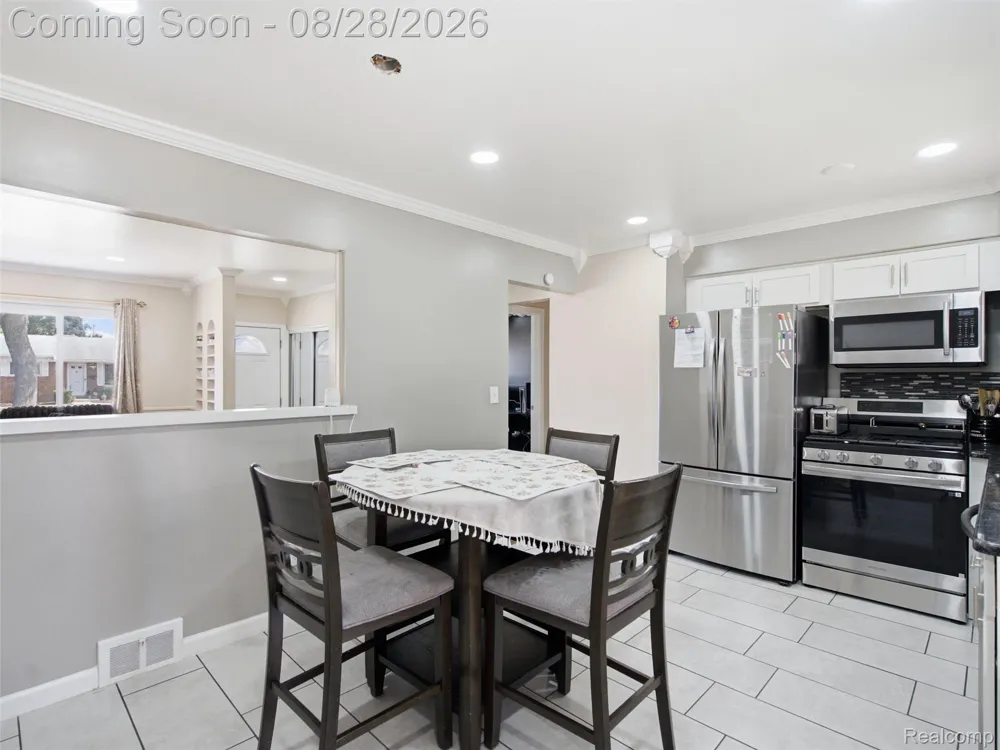 4220 Wall Avenue Allen Park City, MI 48101