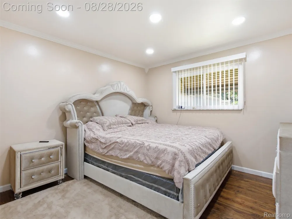 4220 Wall Avenue Allen Park City, MI 48101