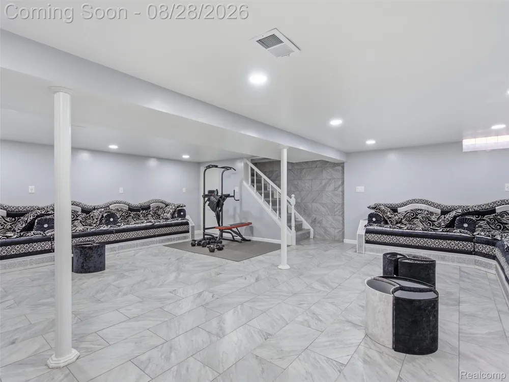 4220 Wall Avenue Allen Park City, MI 48101