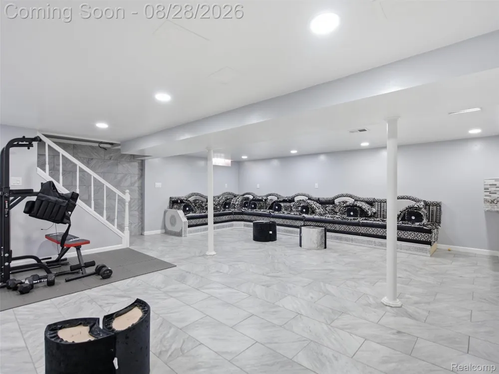 4220 Wall Avenue Allen Park City, MI 48101