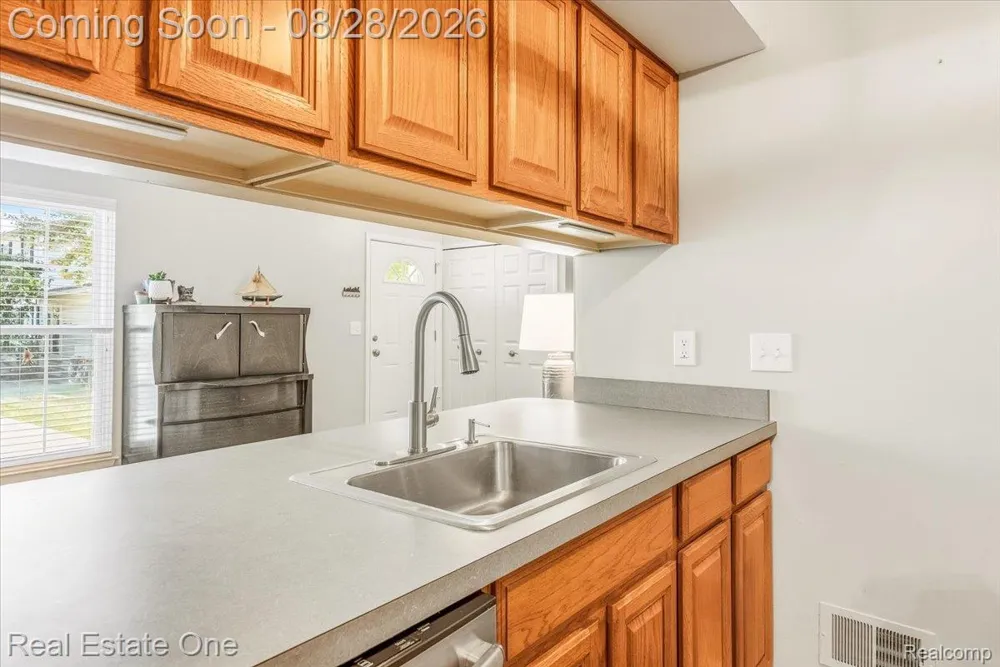 7004 HARVARD LANE Canton Charter Township, MI 48187
