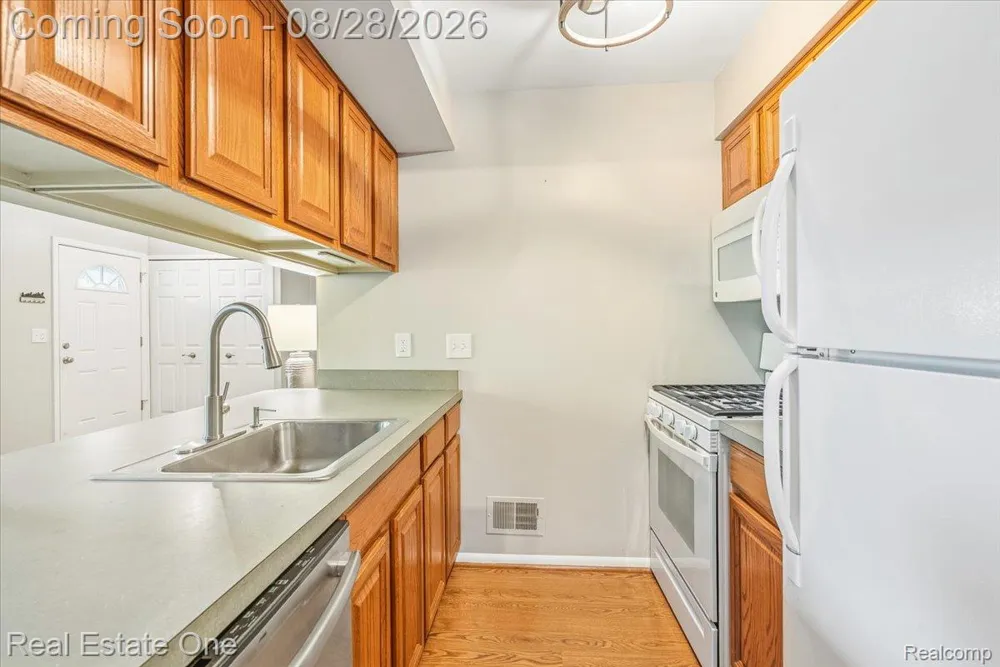 7004 HARVARD LANE Canton Charter Township, MI 48187