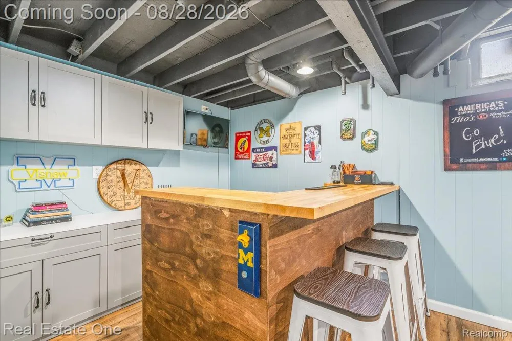 7004 HARVARD LANE Canton Charter Township, MI 48187