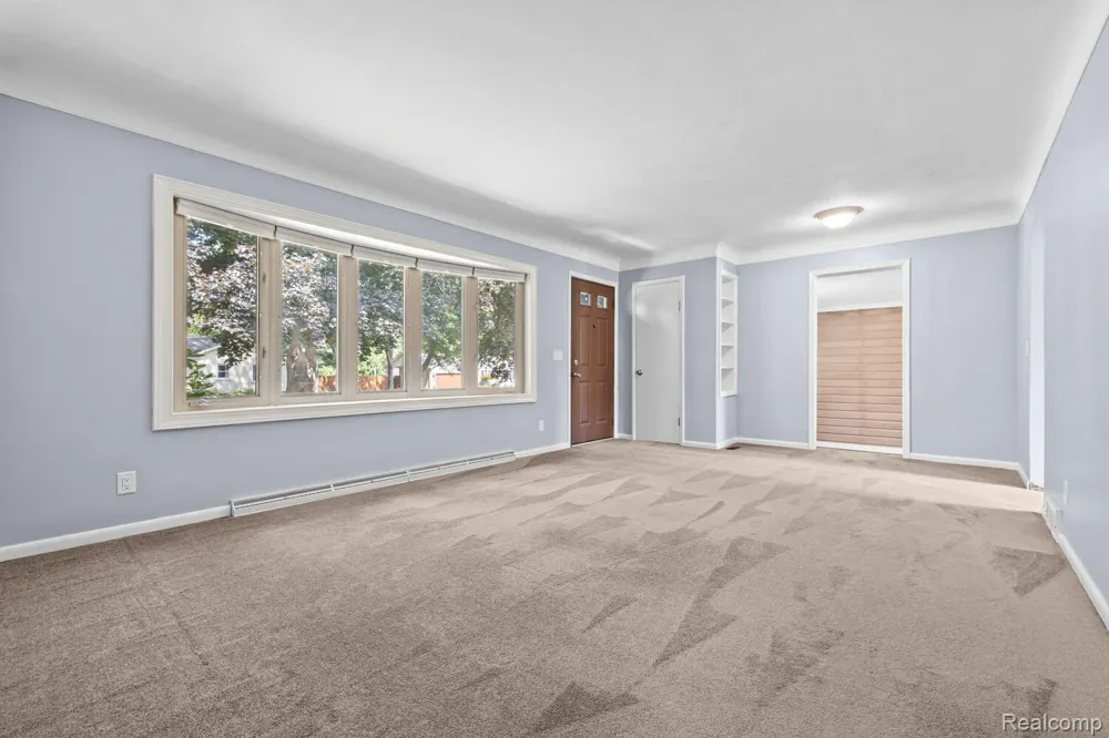 6235 Rowley Boulevard Waterford Charter Township, MI 48329