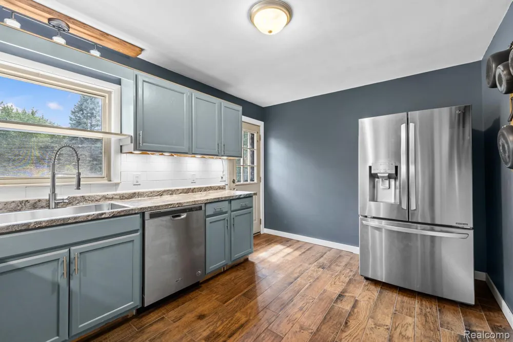 6235 Rowley Boulevard Waterford Charter Township, MI 48329