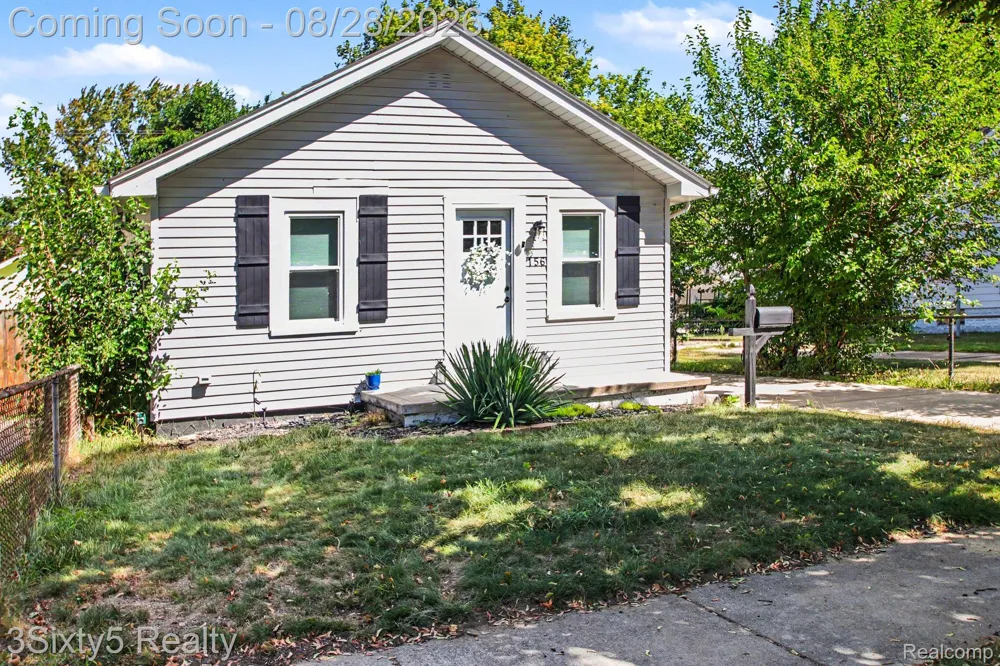 156 W Brickley Avenue Hazel Park City, MI 48030