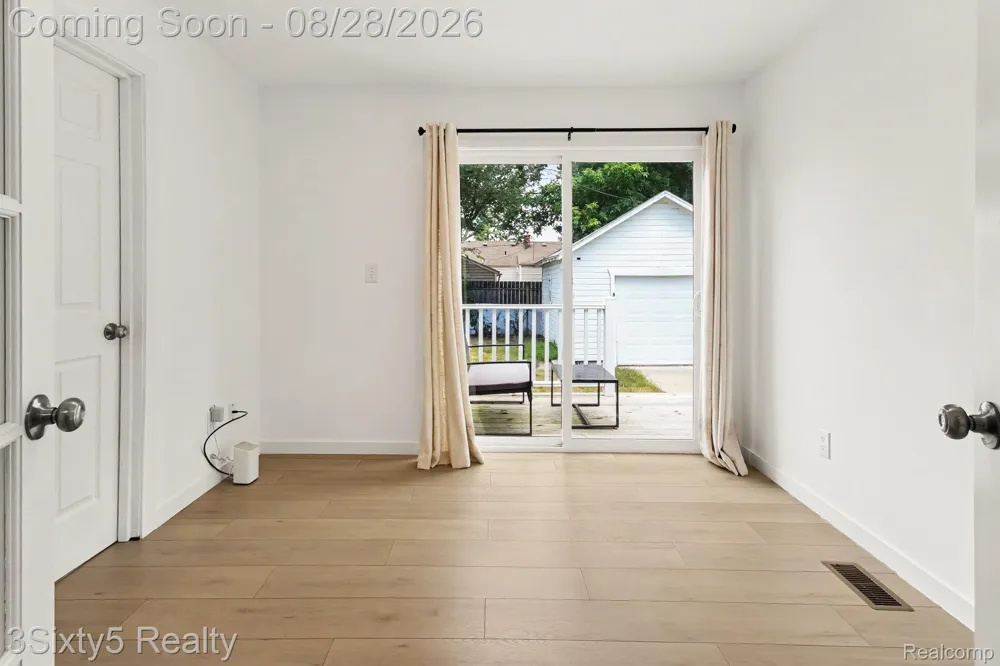 156 W Brickley Avenue Hazel Park City, MI 48030
