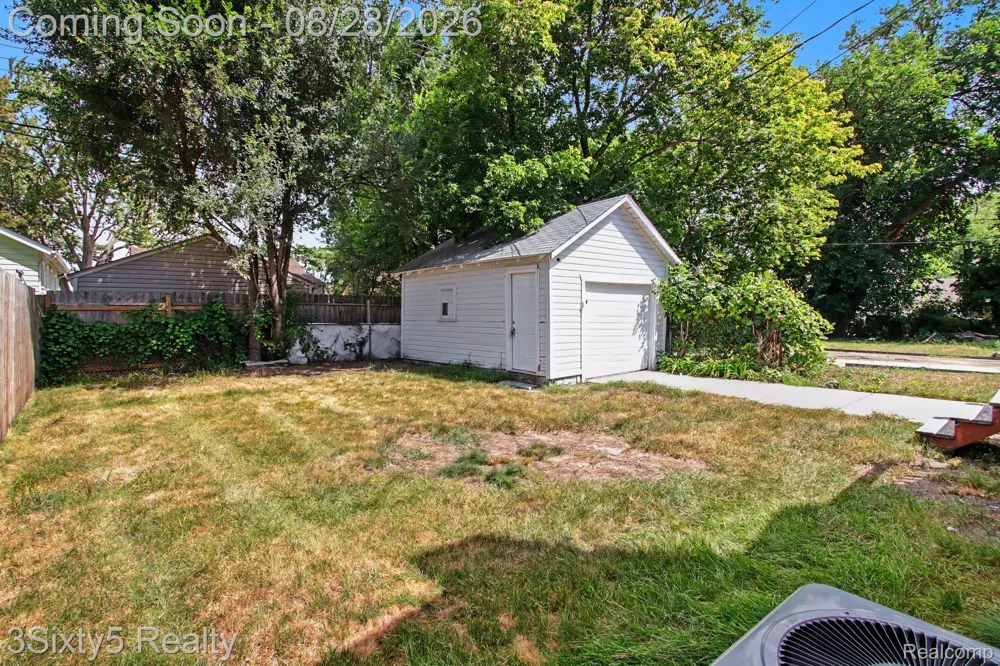 156 W Brickley Avenue Hazel Park City, MI 48030