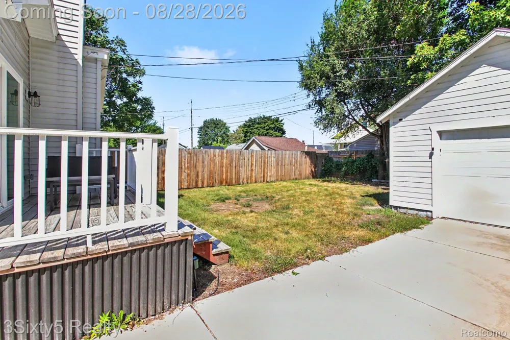 156 W Brickley Avenue Hazel Park City, MI 48030