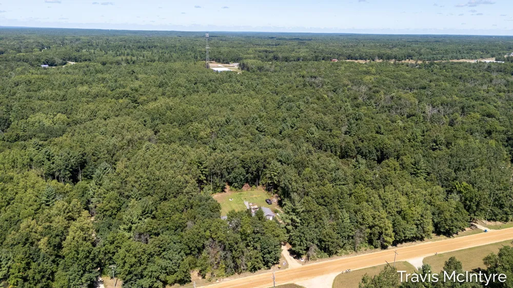 20392 Gates Road Reynolds Township, MI 49329