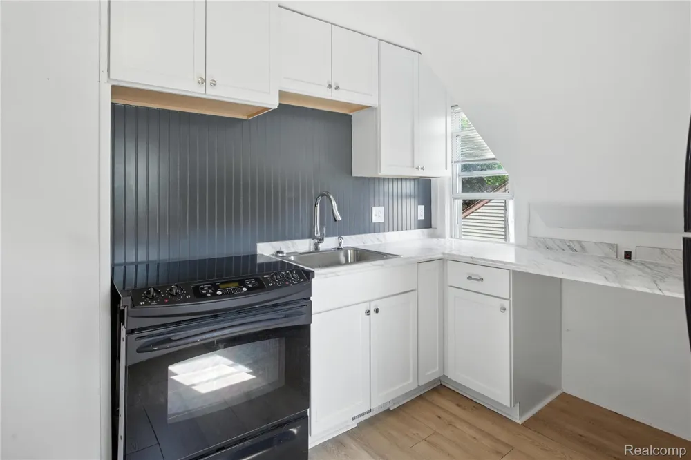 306 Kenwood Avenue Royal Oak City, MI 48067