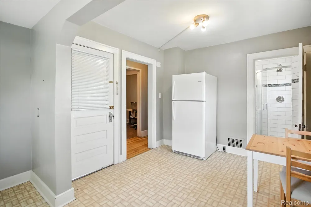 306 Kenwood Avenue Royal Oak City, MI 48067