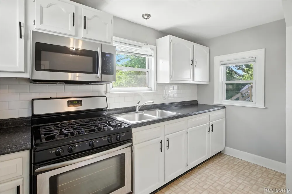 306 Kenwood Avenue Royal Oak City, MI 48067